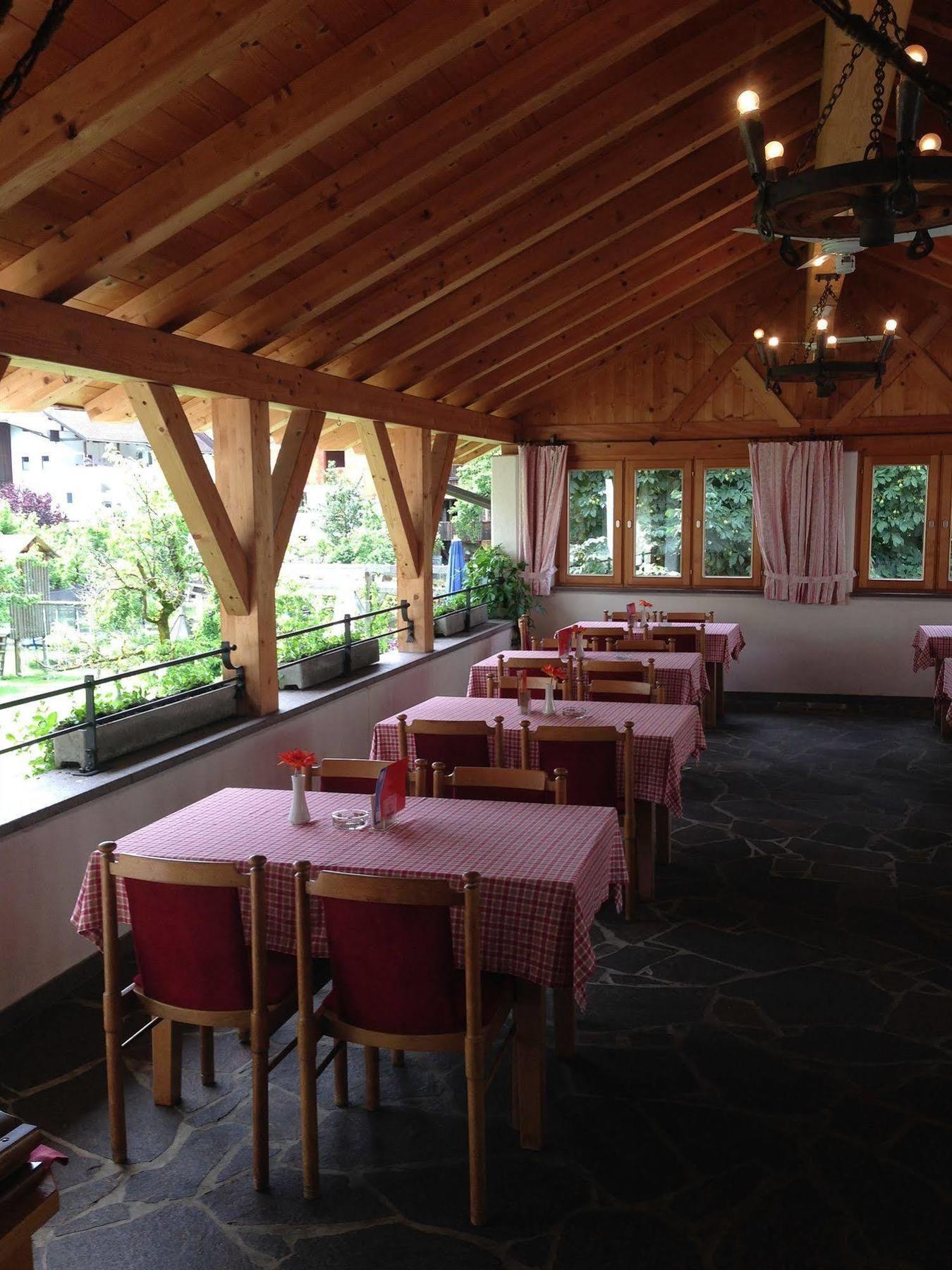 Gasthaus Sonne Tarrenz Exteriör bild