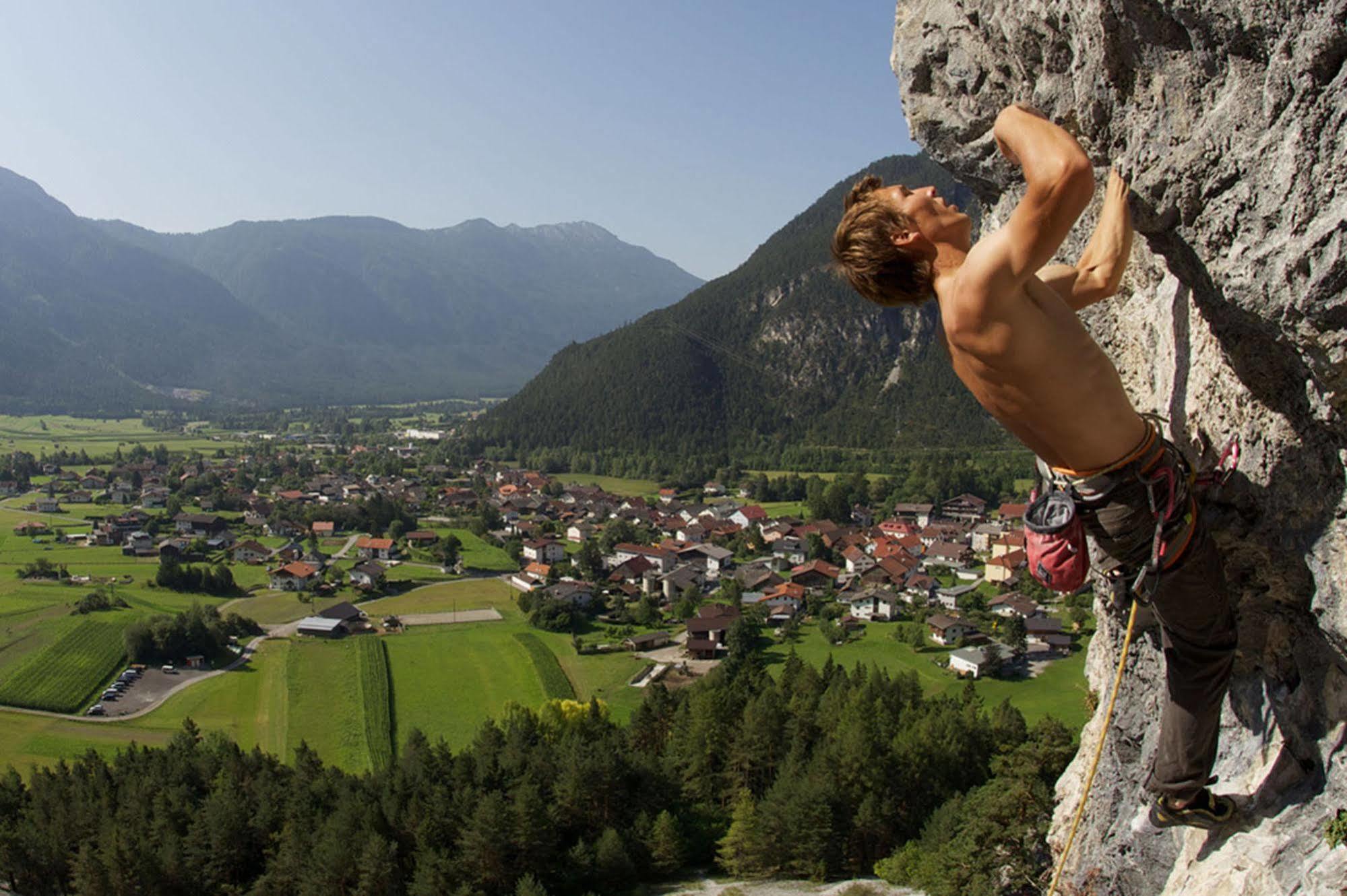 Gasthaus Sonne Tarrenz Exteriör bild